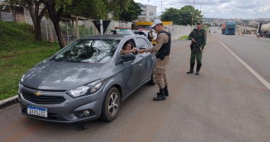 Polícia Militar realiza operação de feriado na MG-050 para reforçar segurança nas rodovias