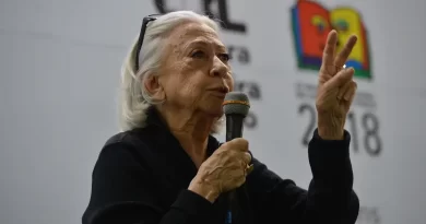 Guinness premia Fernanda Montenegro por recorde de público em leitura